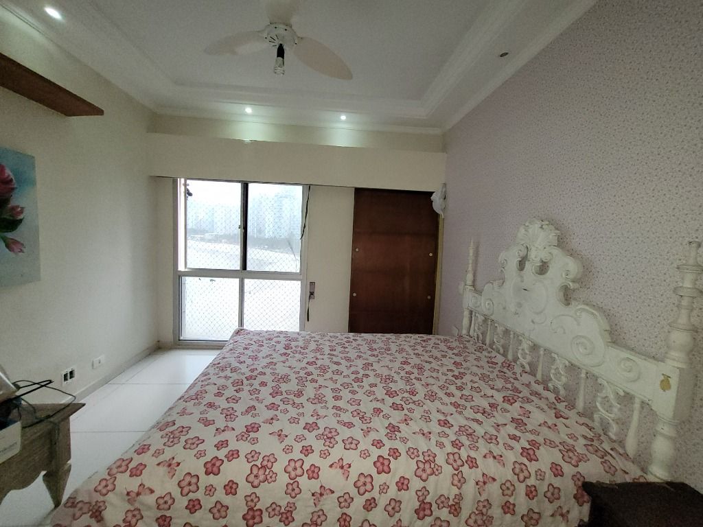 Apartamento à venda com 4 quartos, 234m² - Foto 19