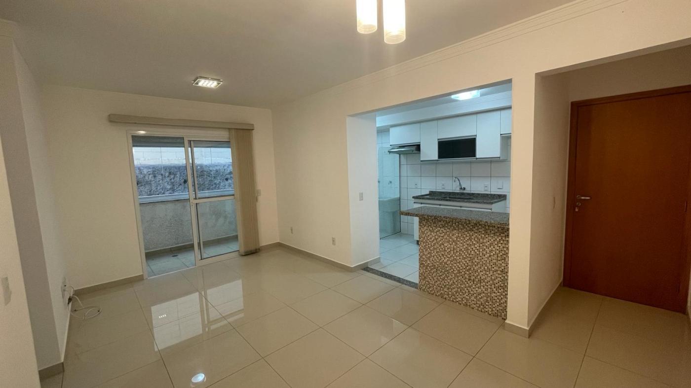 Apartamento à venda com 3 quartos, 77m² - Foto 3