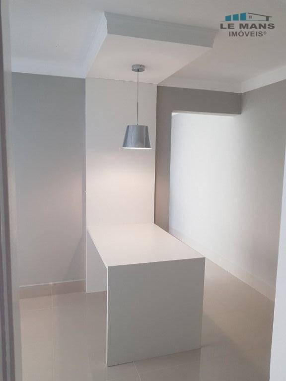 Apartamento à venda com 2 quartos, 64m² - Foto 2