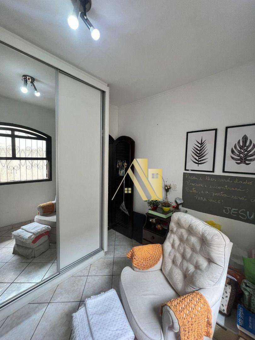 Casa à venda com 3 quartos, 235m² - Foto 14