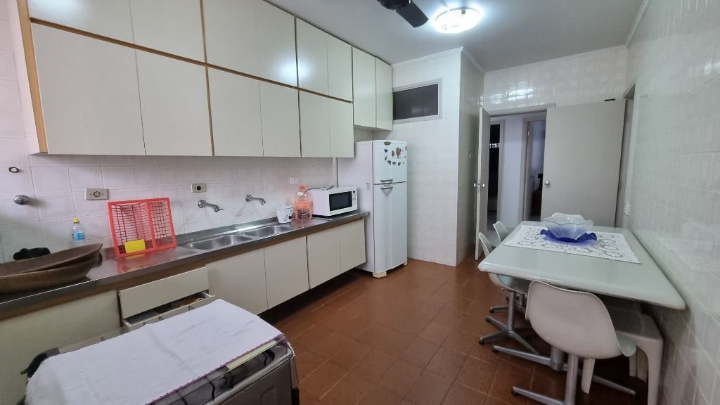 Apartamento à venda com 3 quartos, 130m² - Foto 17