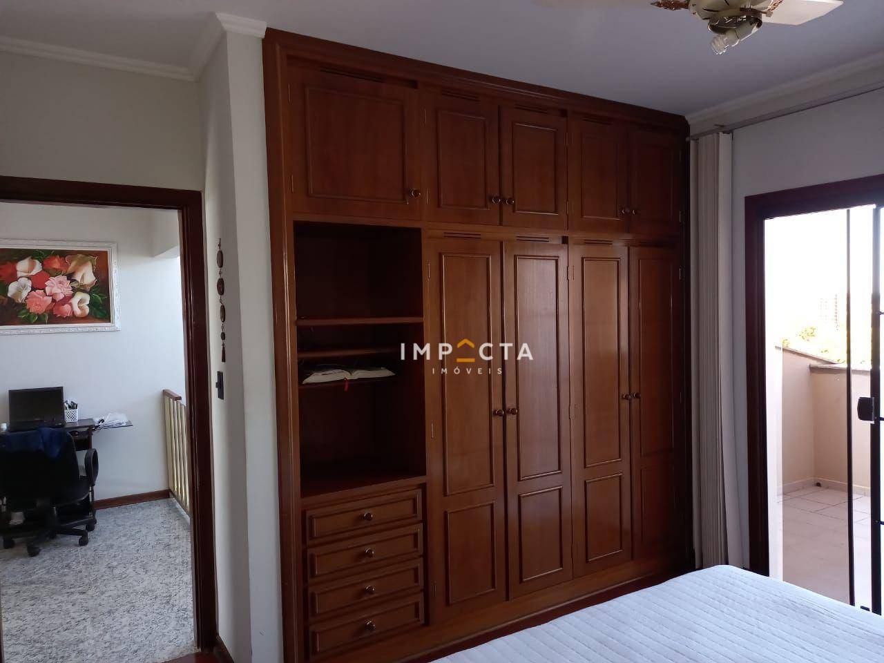 Casa à venda com 3 quartos, 252m² - Foto 15