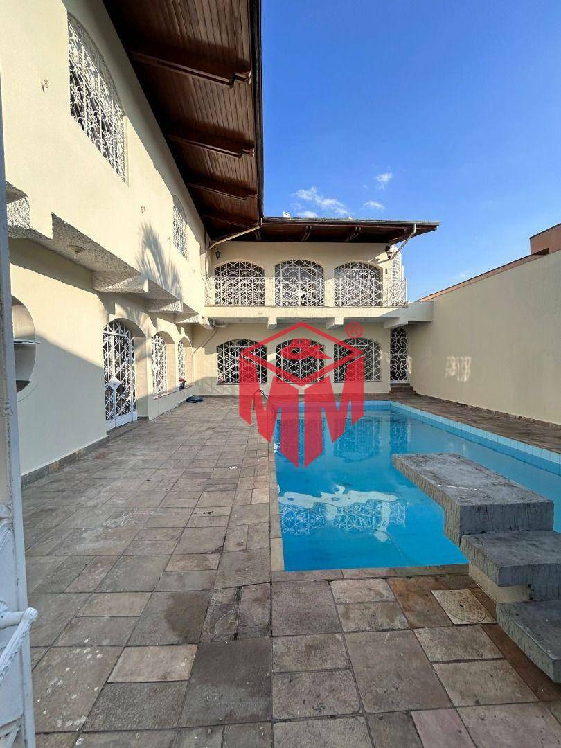 Casa à venda e aluguel com 4 quartos, 608m² - Foto 1