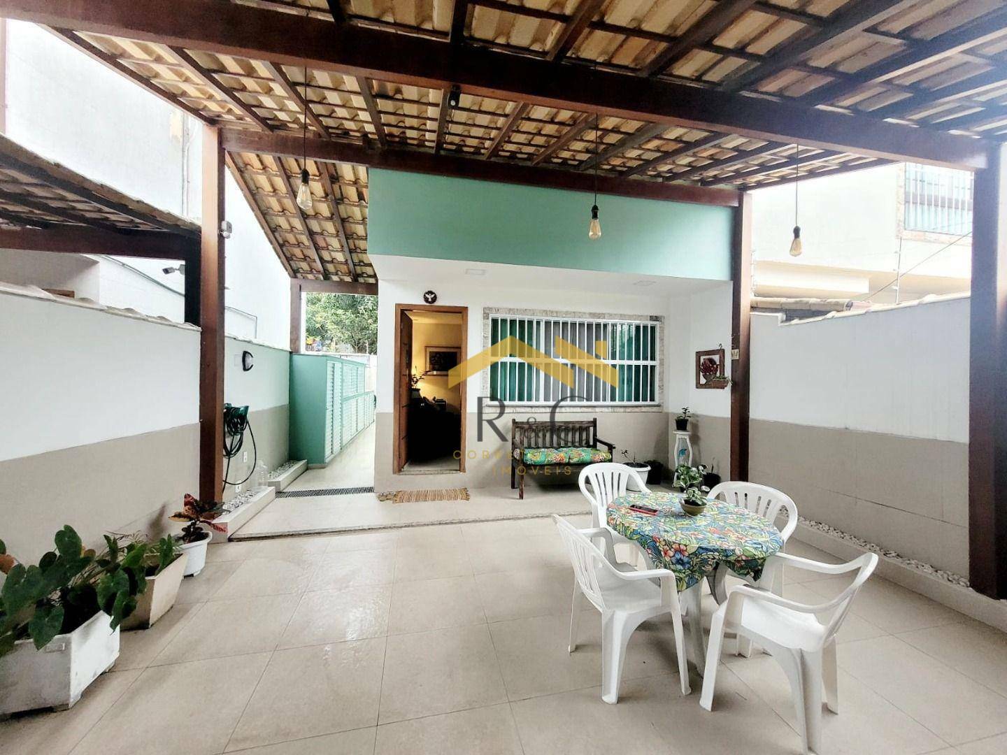 Casa à venda com 2 quartos, 120m² - Foto 1