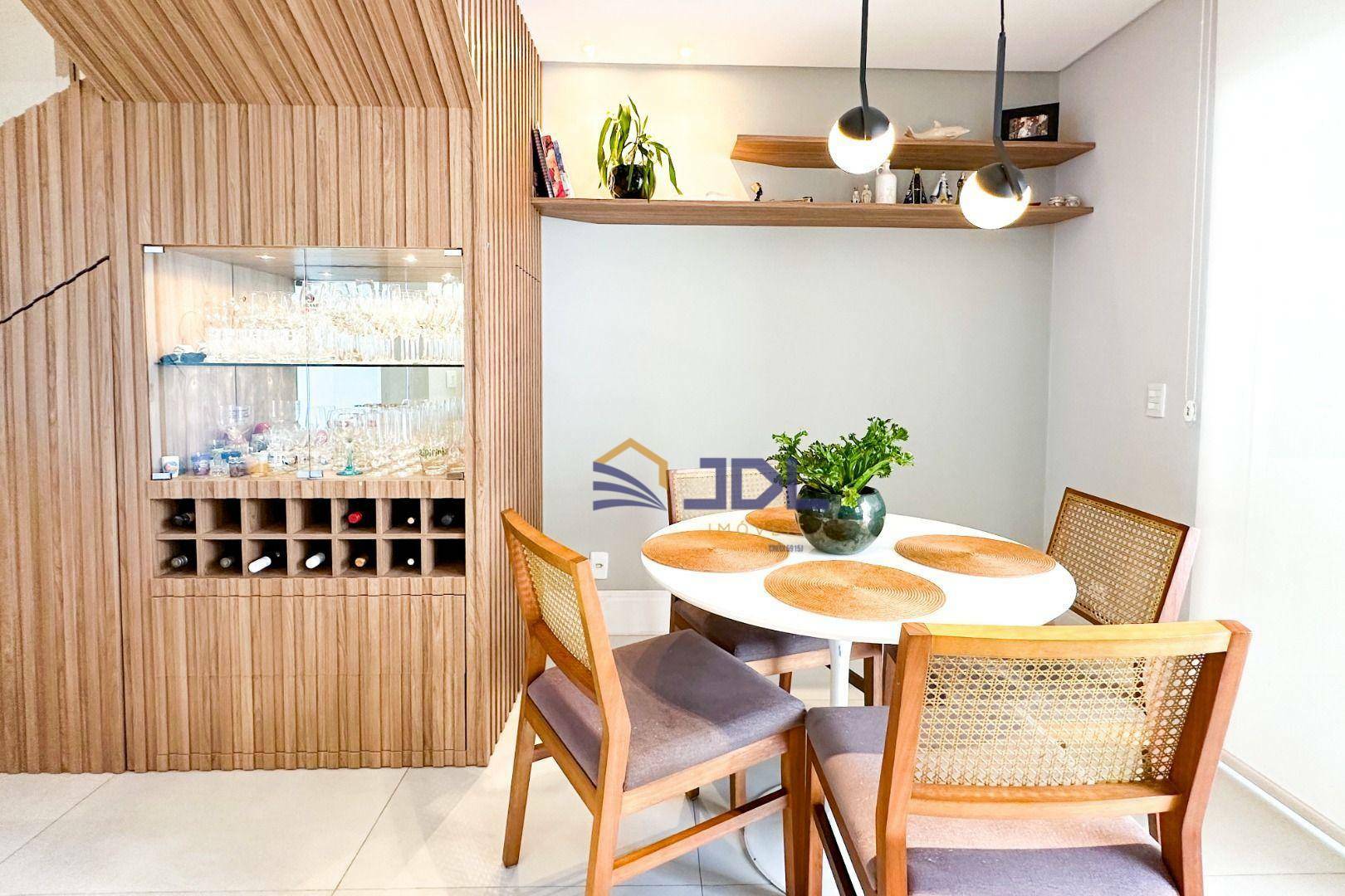 Casa à venda com 3 quartos, 140m² - Foto 2