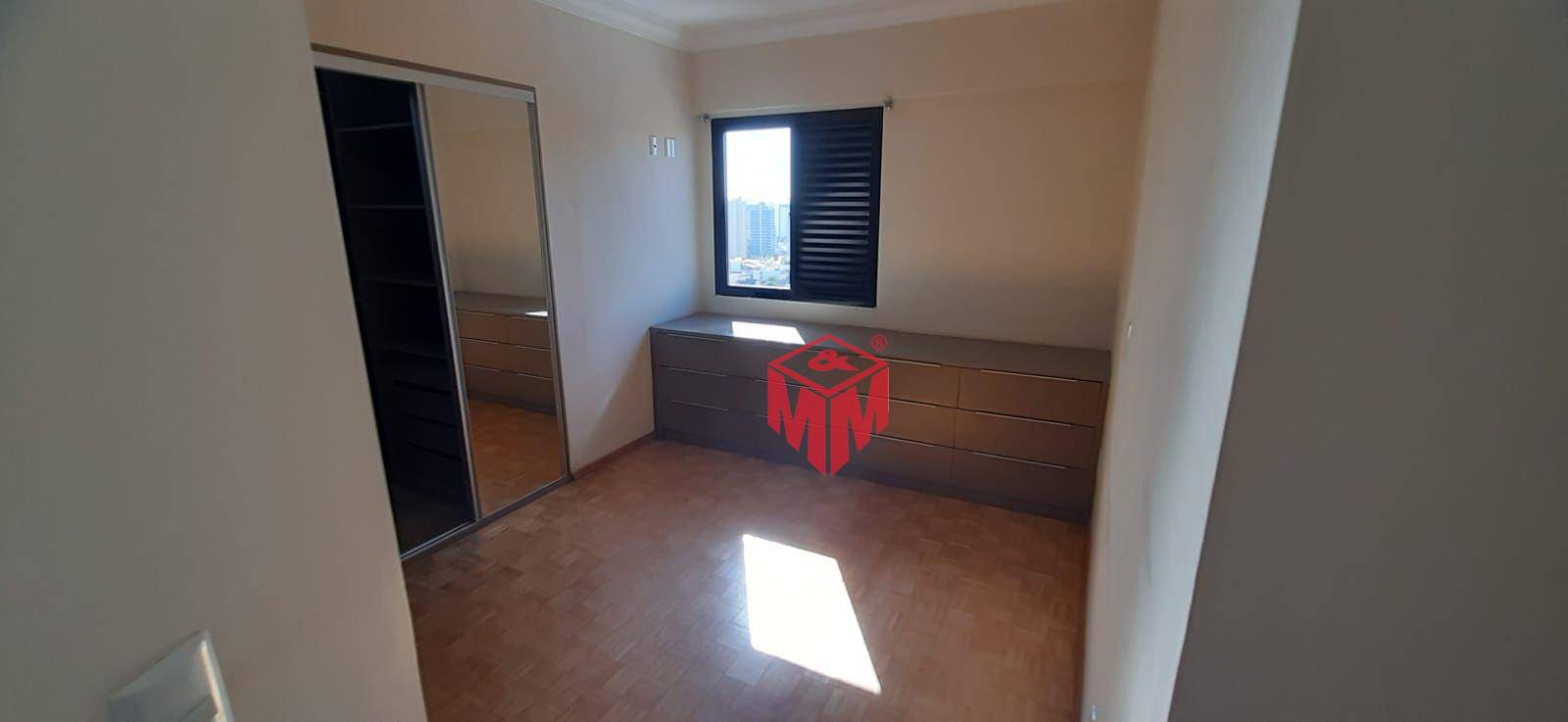 Apartamento à venda com 3 quartos, 227m² - Foto 25