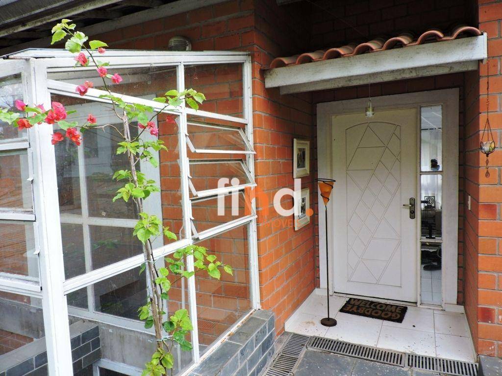 Casa de Condomínio à venda com 4 quartos, 205m² - Foto 2