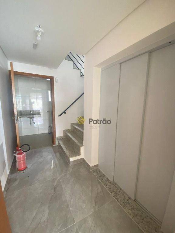 Apartamento à venda com 2 quartos, 62m² - Foto 15