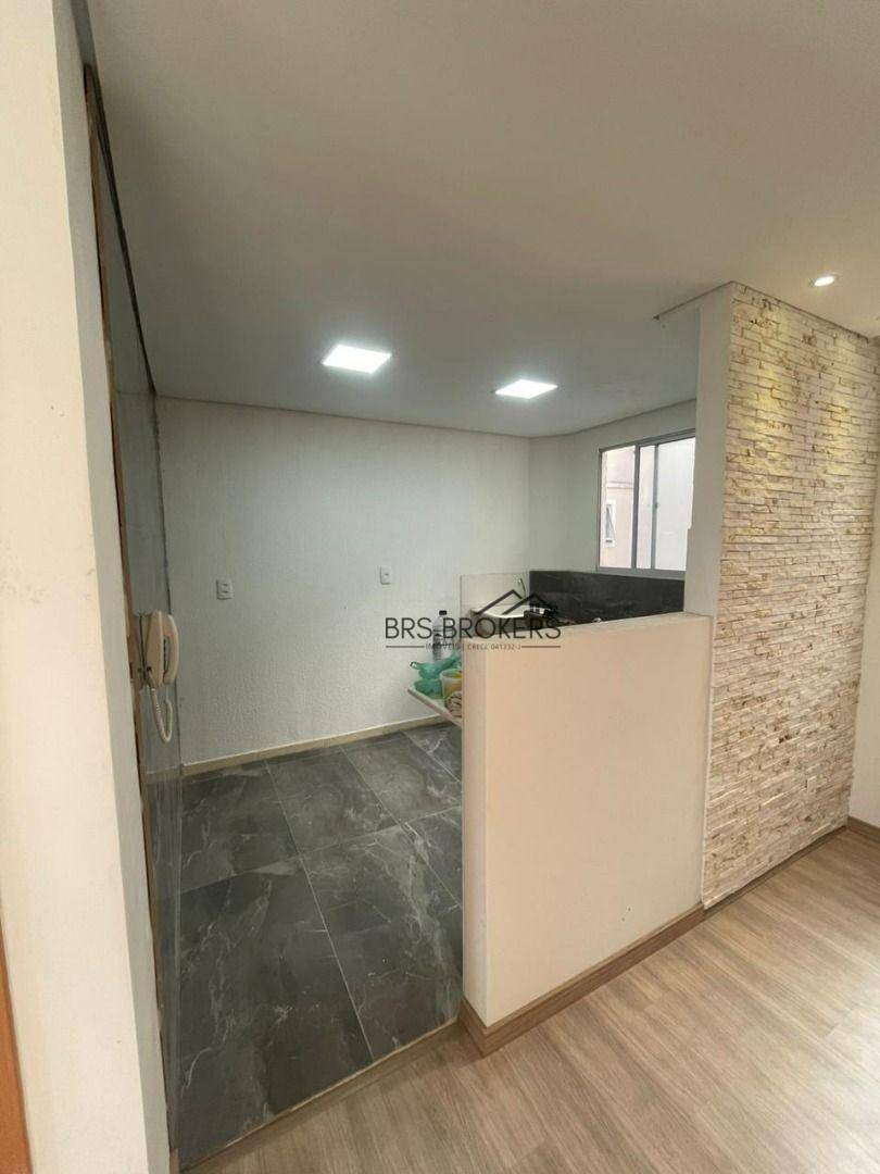 Apartamento à venda com 2 quartos, 40m² - Foto 6