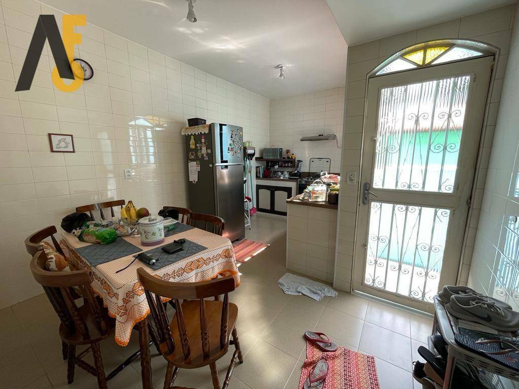 Casa à venda com 5 quartos, 248m² - Foto 8