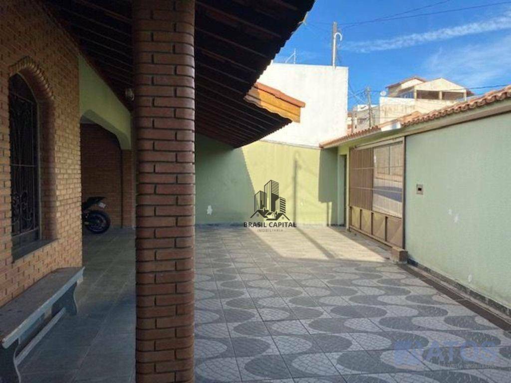 Casa à venda com 3 quartos, 266m² - Foto 2