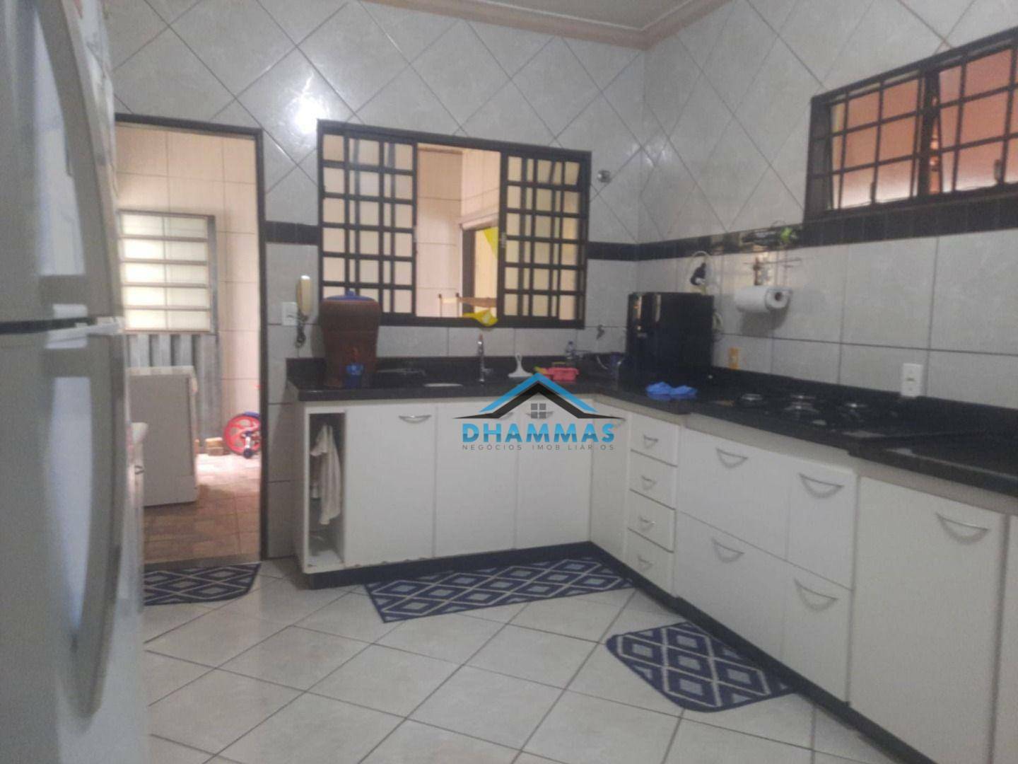 Casa à venda com 3 quartos, 825M2 - Foto 1