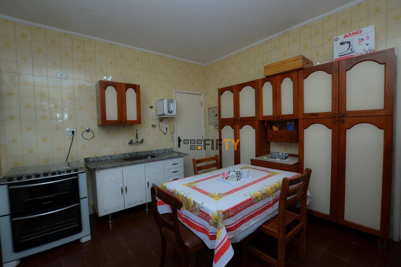 Apartamento à venda com 3 quartos, 151m² - Foto 6