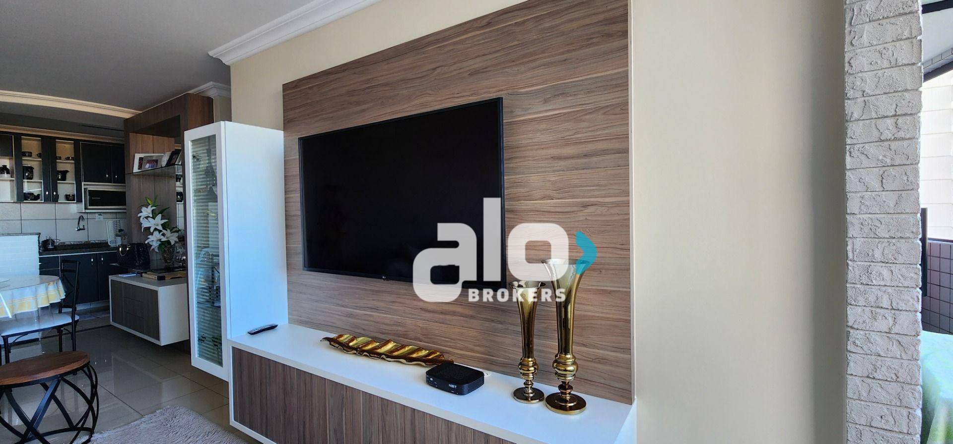 Apartamento à venda com 2 quartos, 67m² - Foto 7