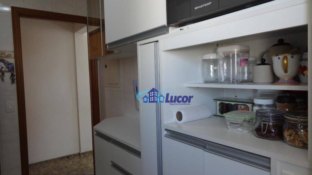 Apartamento à venda com 3 quartos, 67m² - Foto 8