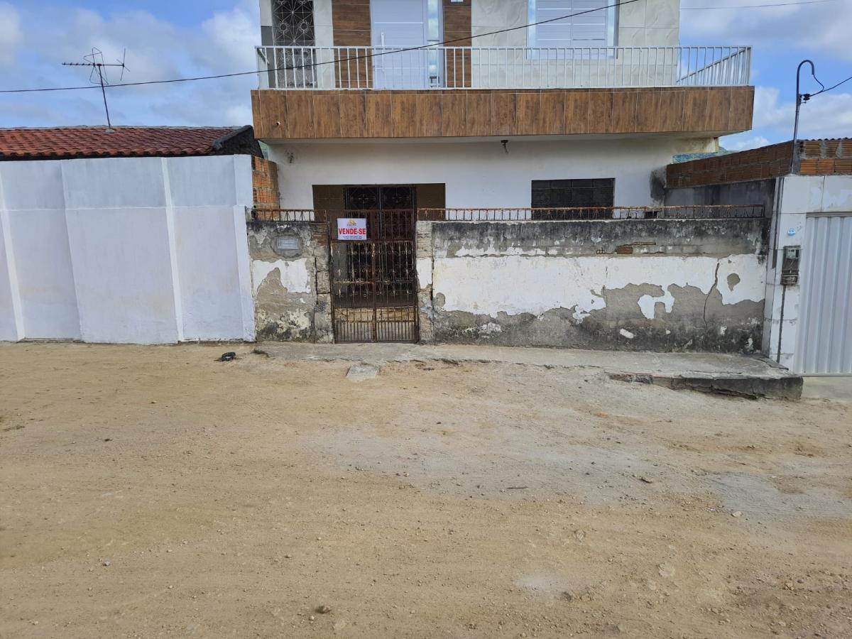 Casa à venda com 2 quartos, 200m² - Foto 1