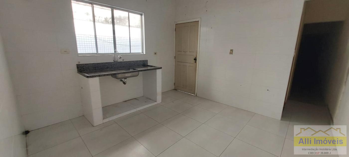 Casa para alugar com 2 quartos, 100m² - Foto 5