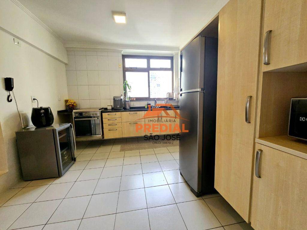 Apartamento à venda com 4 quartos, 144m² - Foto 12