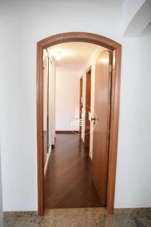 Apartamento à venda com 4 quartos, 191m² - Foto 8