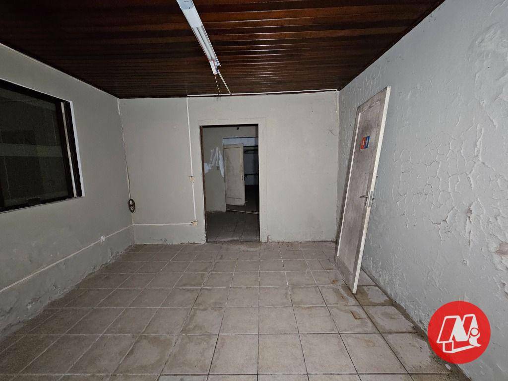 Casa para alugar com 4 quartos, 280m² - Foto 22