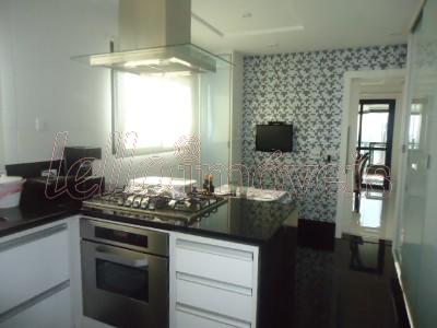 Apartamento à venda com 3 quartos, 200m² - Foto 4