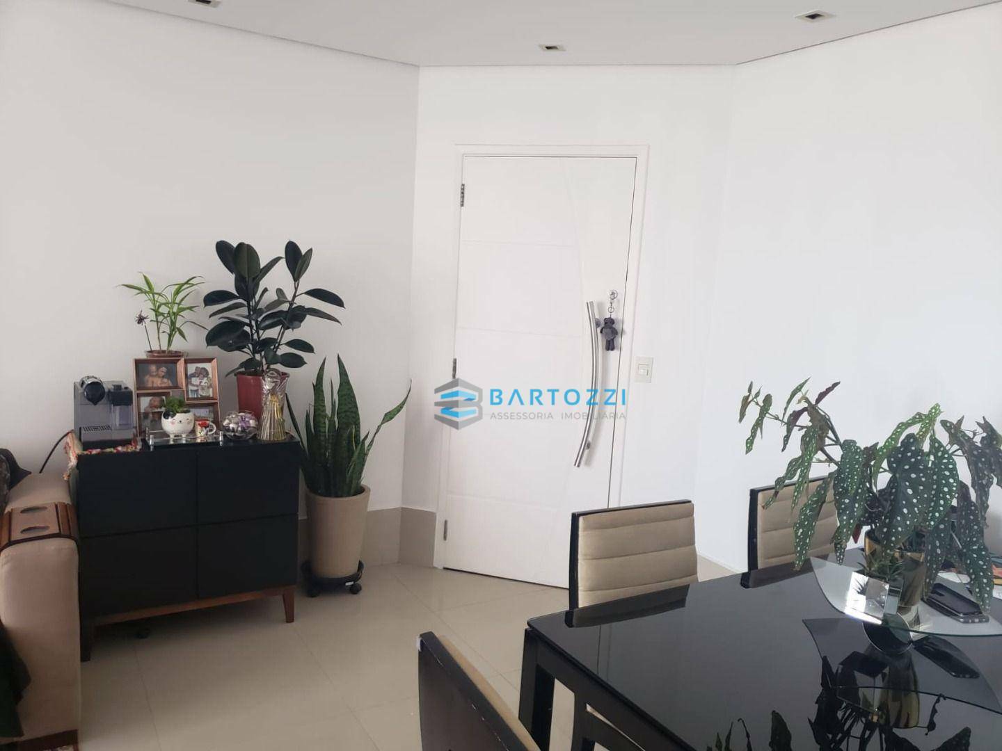 Apartamento à venda com 2 quartos, 73m² - Foto 3