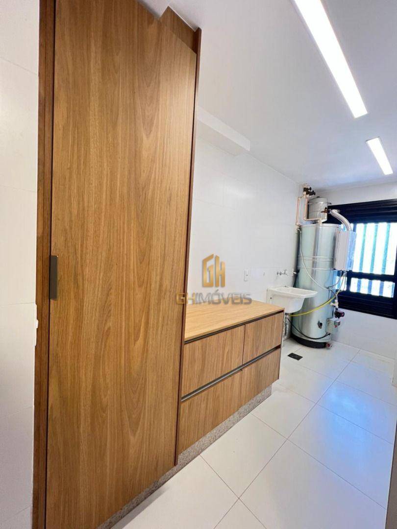 Apartamento à venda com 4 quartos, 221m² - Foto 9