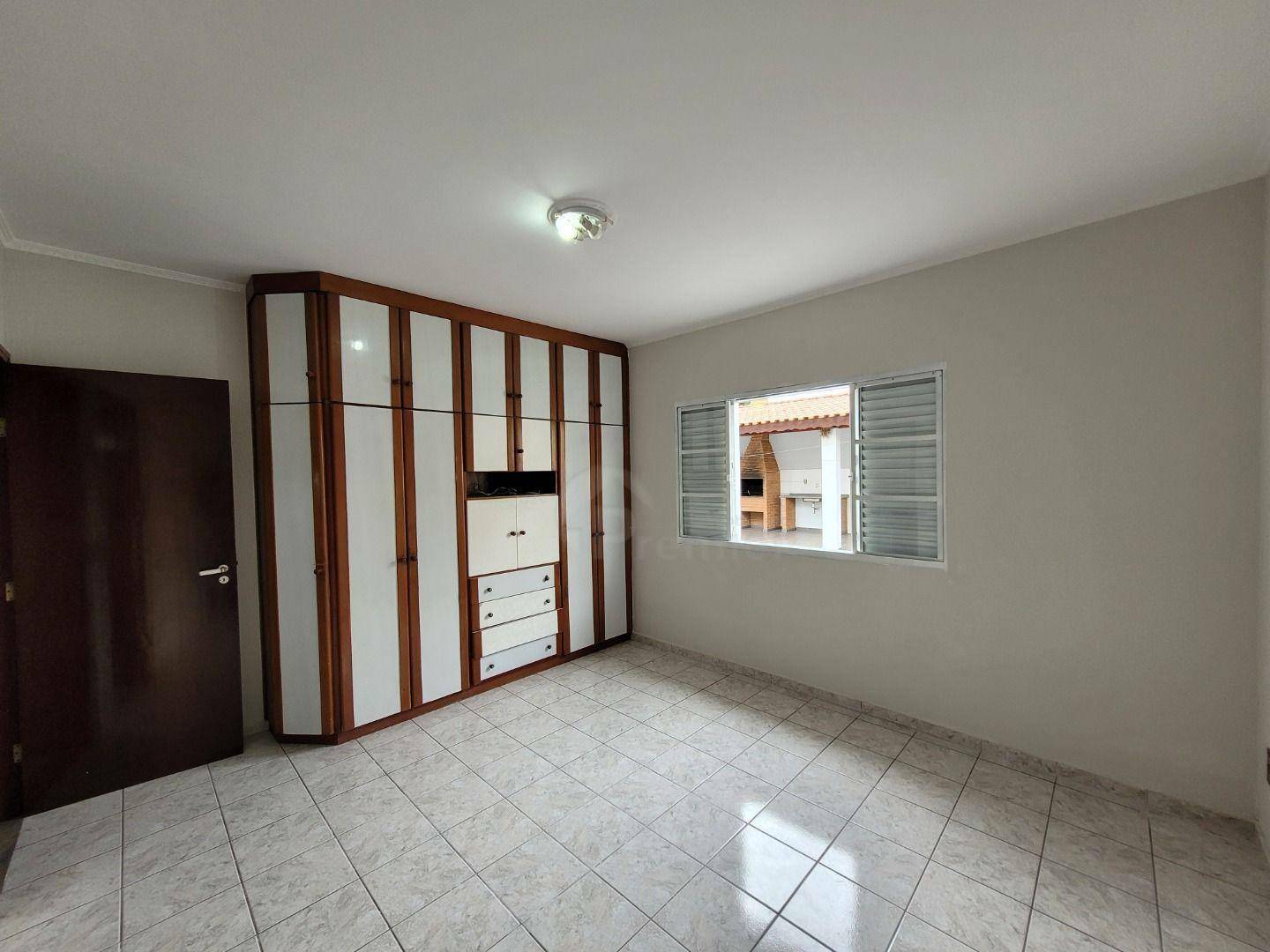 Casa para alugar com 4 quartos, 206m² - Foto 23