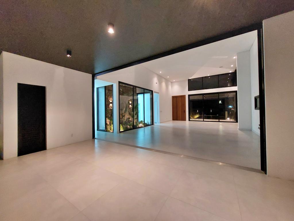 Casa à venda com 4 quartos, 288m² - Foto 14