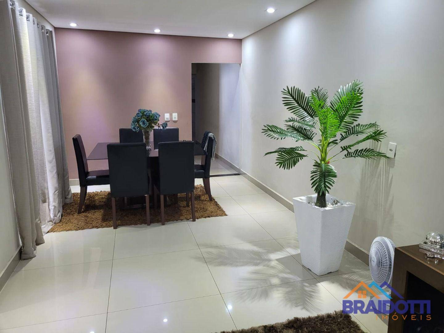 Casa à venda e aluguel com 3 quartos, 220m² - Foto 5