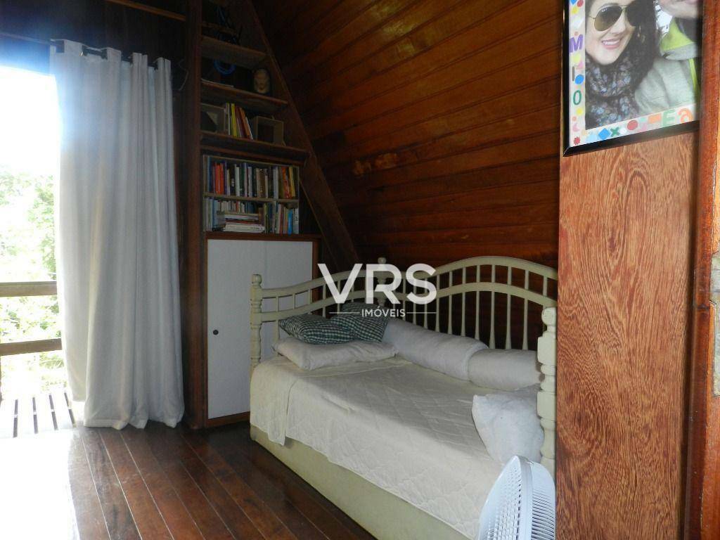 Casa à venda com 5 quartos, 256m² - Foto 23