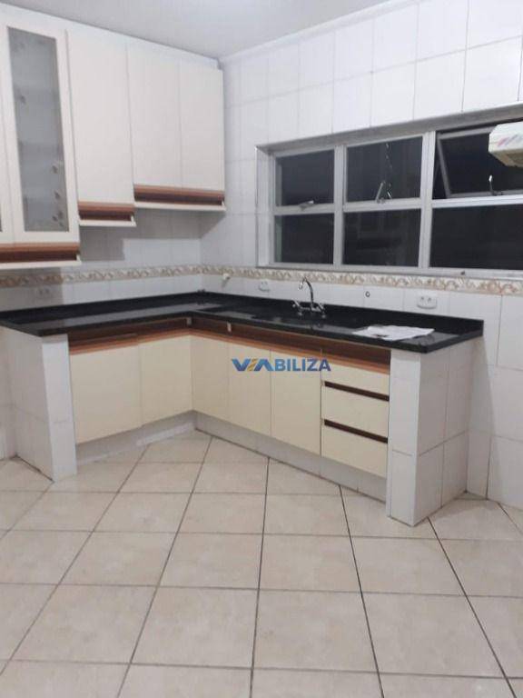 Sobrado à venda com 3 quartos, 200m² - Foto 3