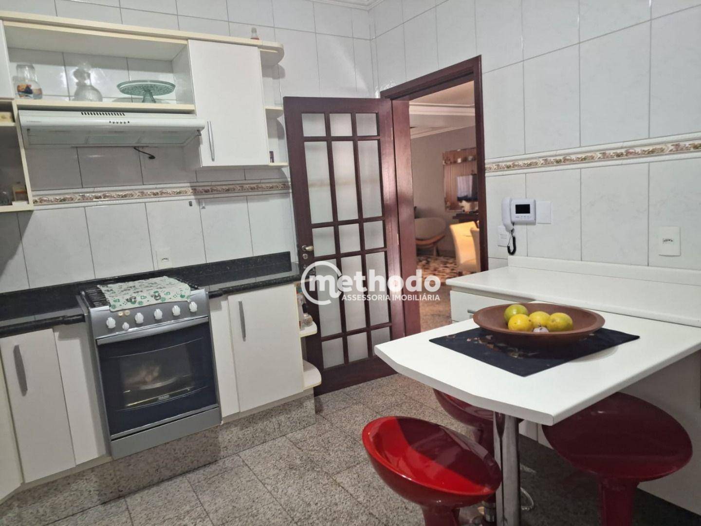 Casa à venda com 4 quartos, 330m² - Foto 25