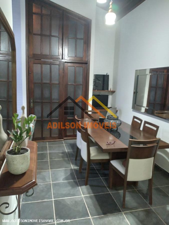 Casa à venda com 2 quartos, 250m² - Foto 1