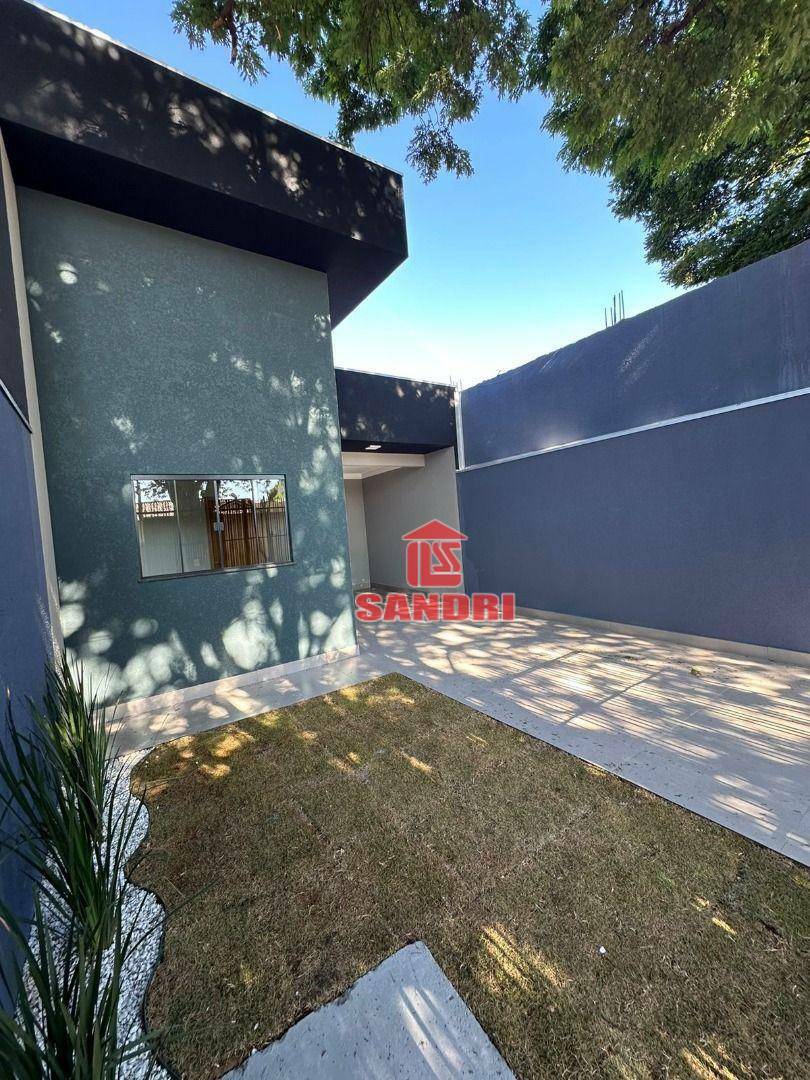 Casa à venda com 3 quartos, 75m² - Foto 2