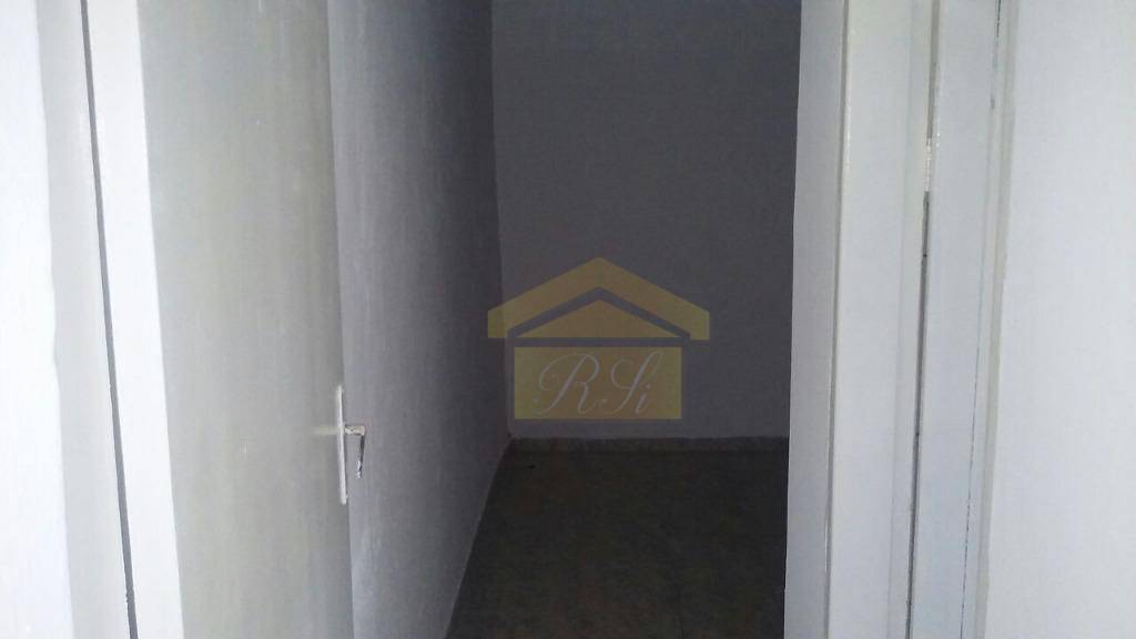 Casa à venda com 1 quarto, 150m² - Foto 8