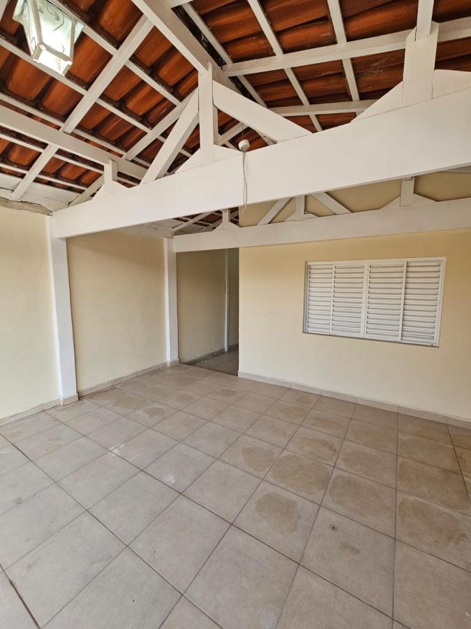 Casa à venda com 2 quartos, 104m² - Foto 2