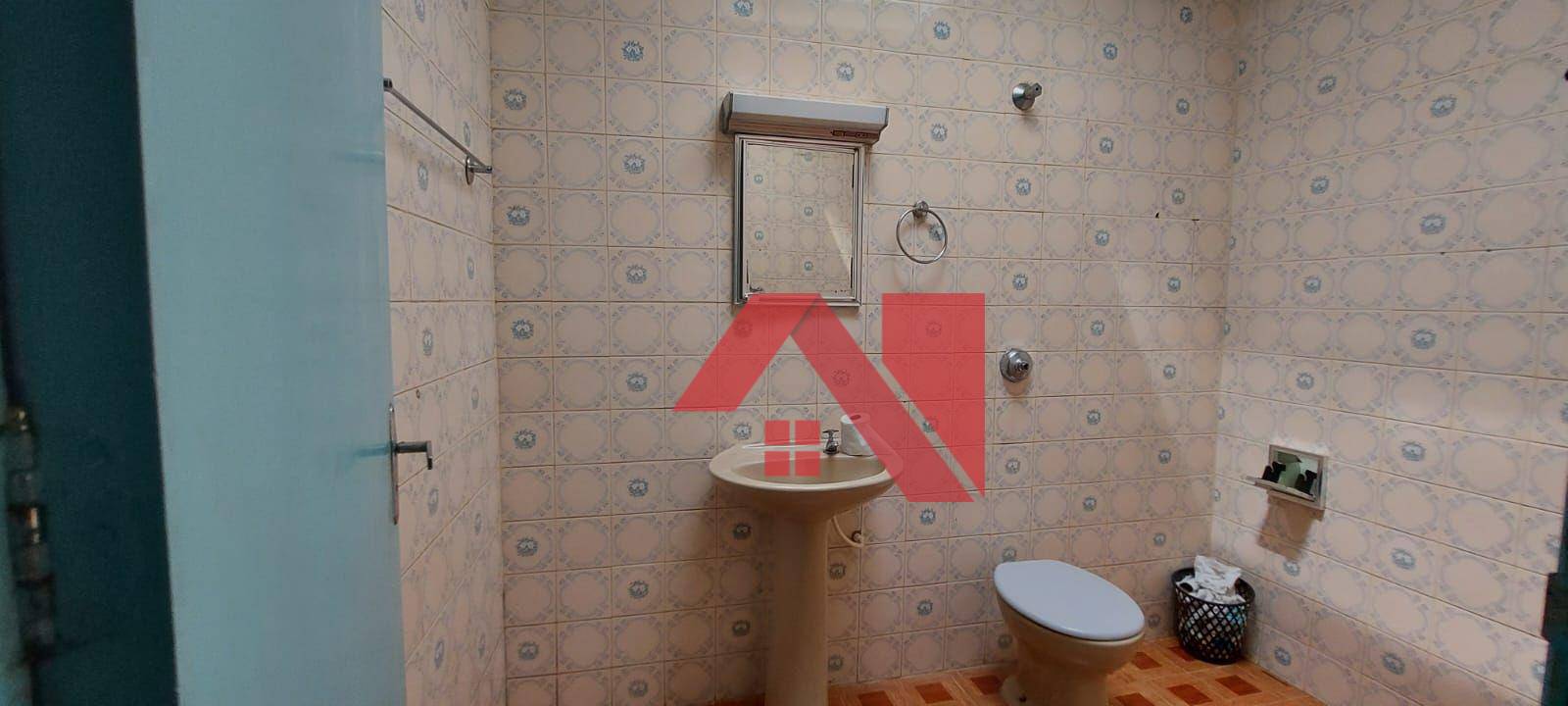 Casa à venda e aluguel com 5 quartos, 100m² - Foto 2