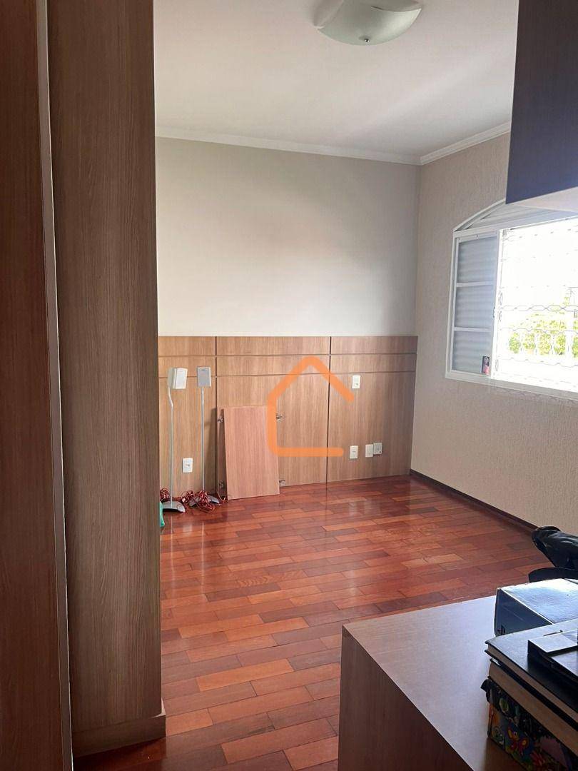 Casa à venda com 4 quartos, 352m² - Foto 32