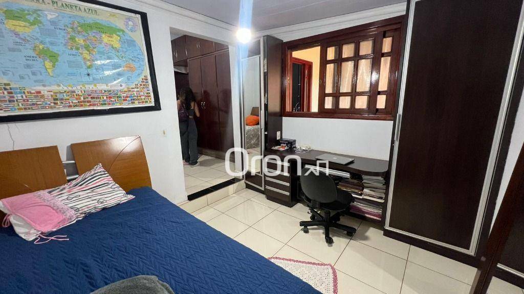 Casa à venda com 4 quartos, 214m² - Foto 16