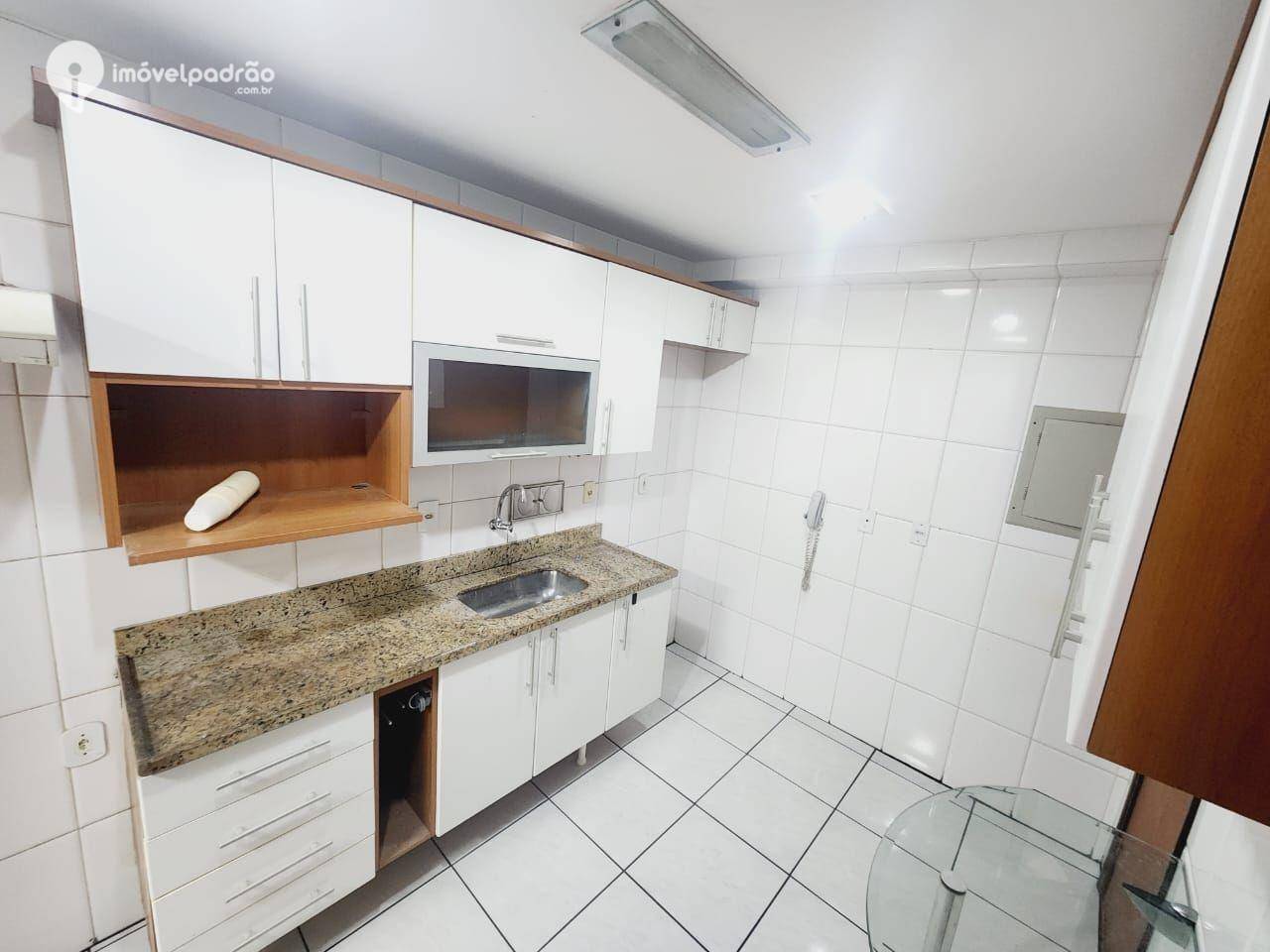 Apartamento para alugar com 3 quartos, 120m² - Foto 2