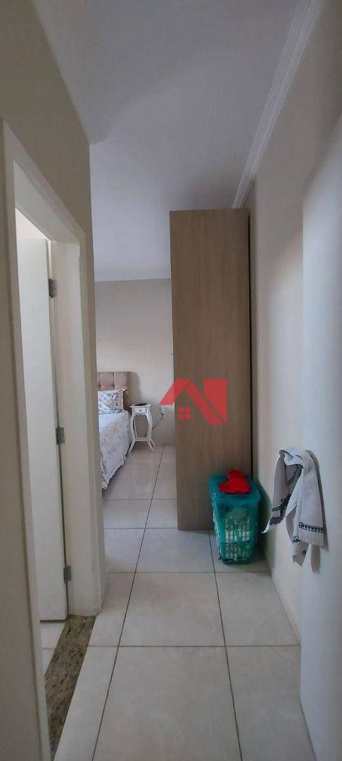 Casa à venda com 3 quartos, 98m² - Foto 2