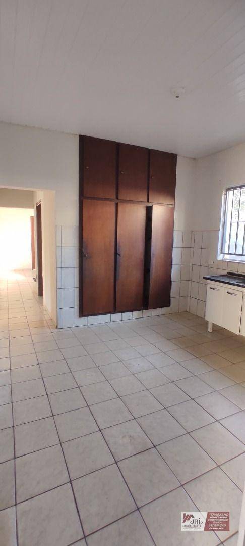Casa para alugar com 4 quartos, 171m² - Foto 8