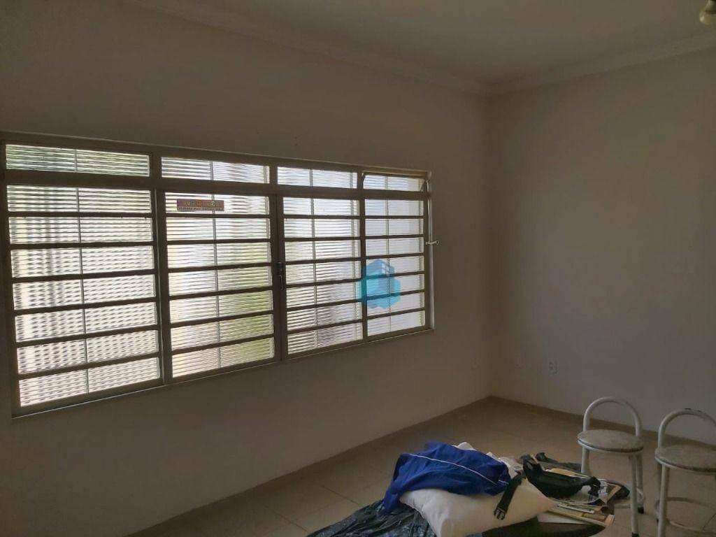 Casa à venda com 3 quartos, 250m² - Foto 22