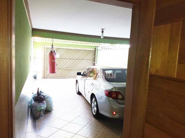 Sobrado à venda com 4 quartos, 200m² - Foto 2