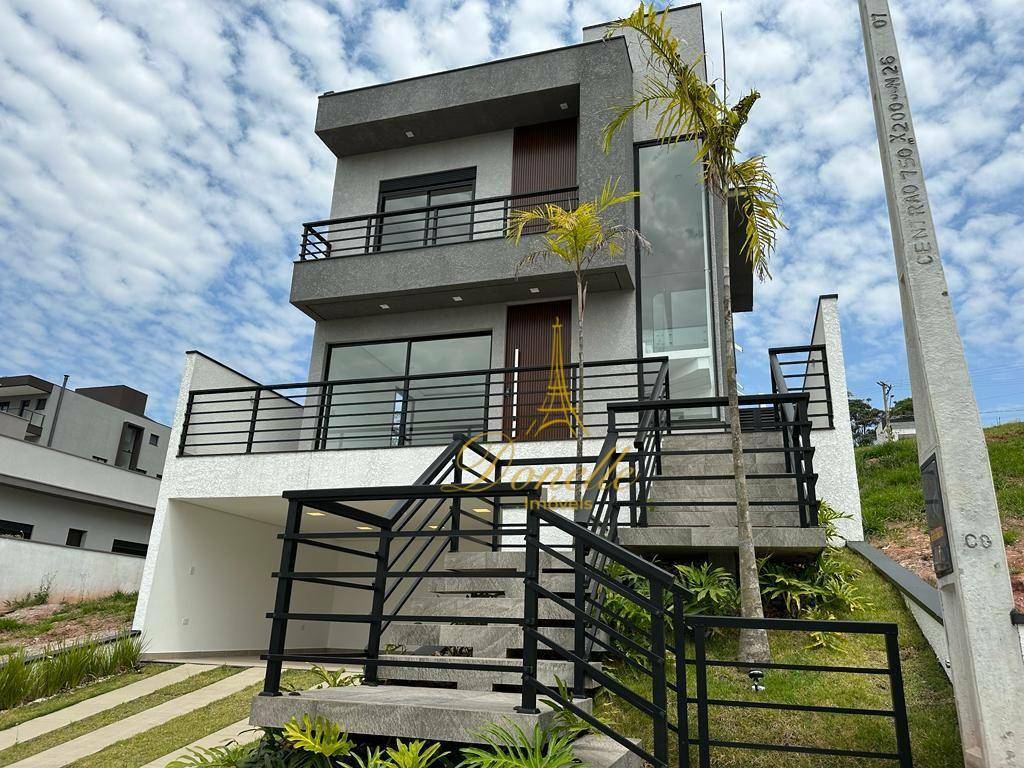 Sobrado à venda com 3 quartos, 233m² - Foto 1