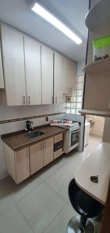 Apartamento à venda com 2 quartos, 62m² - Foto 12