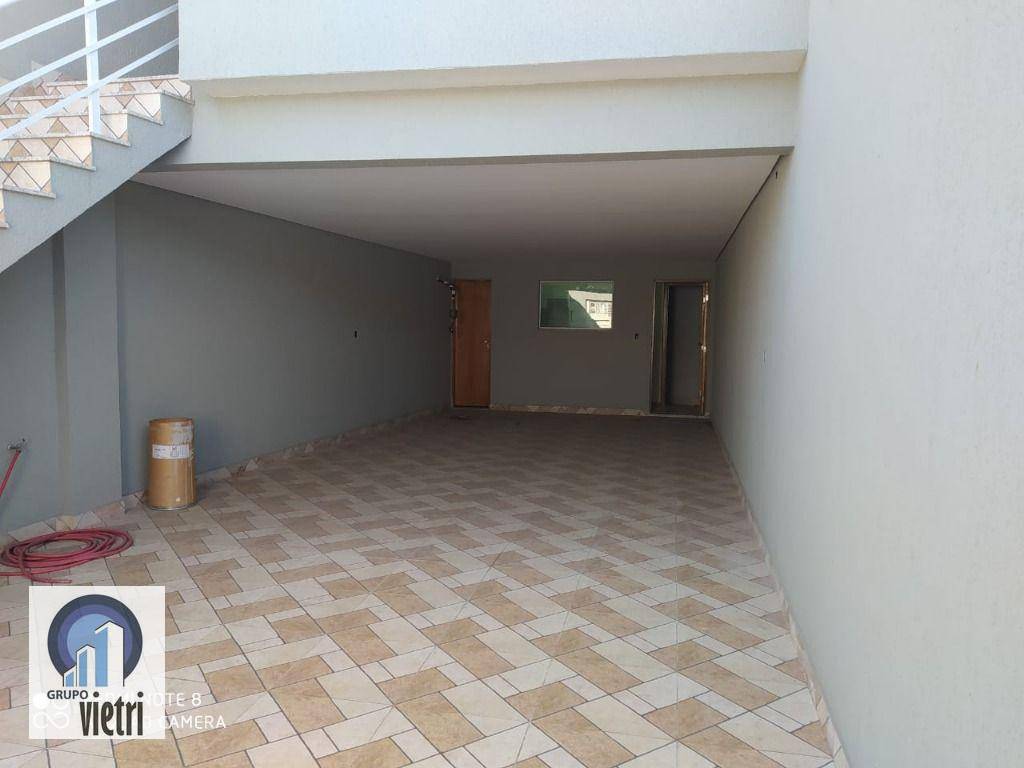 Sobrado à venda com 3 quartos, 200m² - Foto 2