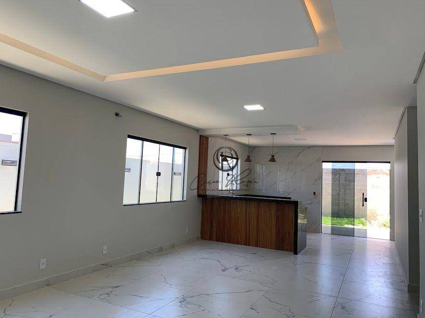 Casa de Condomínio à venda com 3 quartos, 250m² - Foto 3