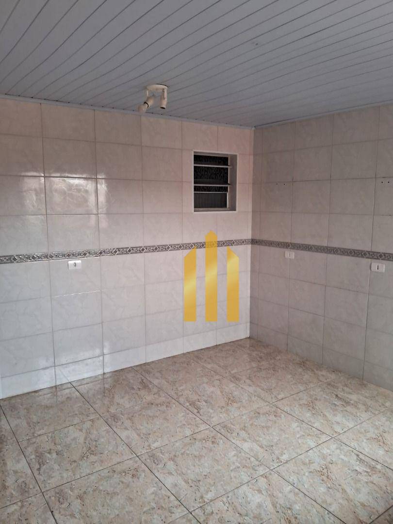 Casa para alugar com 2 quartos, 65m² - Foto 26